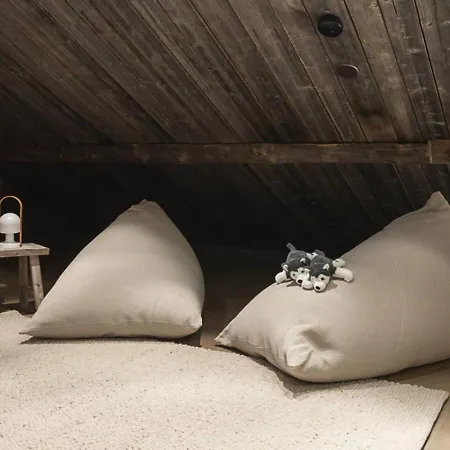 Hideout - Snowfall Леви